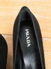 Laden Sie das Bild in den Galerie-Viewer, Prada Pumps Secondhand