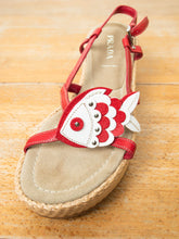 Laden Sie das Bild in den Galerie-Viewer, Prada Secondhand