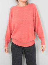 Laden Sie das Bild in den Galerie-Viewer, Pullover Lachs Vintage