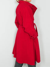 Laden Sie das Bild in den Galerie-Viewer, Roter Vintage Mantel