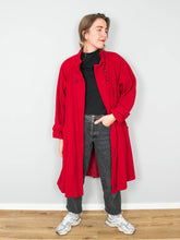 Laden Sie das Bild in den Galerie-Viewer, Roter Wollmantel