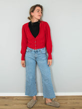 Laden Sie das Bild in den Galerie-Viewer, roter cardigan wolle