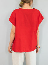 Laden Sie das Bild in den Galerie-Viewer, Rotes Shirt Vintage