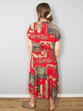 Laden Sie das Bild in den Galerie-Viewer, Rotes Vintage Kleid