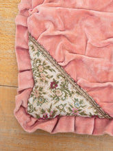 Laden Sie das Bild in den Galerie-Viewer, Samtkissen Vintage