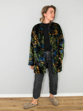 Laden Sie das Bild in den Galerie-Viewer, Schwarze Samtjacke Vintage