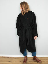 Laden Sie das Bild in den Galerie-Viewer, Schwarzer Mantel Wolle Vintage