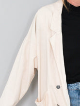 Laden Sie das Bild in den Galerie-Viewer, seidenblazer creme