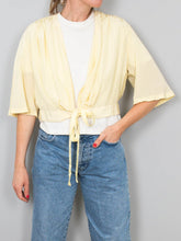 Laden Sie das Bild in den Galerie-Viewer, Seidenbluse Gelb Vintage