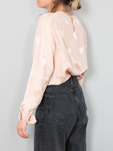 Laden Sie das Bild in den Galerie-Viewer, Seidenbluse Herzen