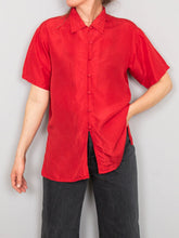 Laden Sie das Bild in den Galerie-Viewer, Seidenbluse Rot Vintage