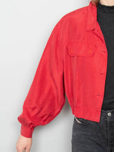 Laden Sie das Bild in den Galerie-Viewer, Seidenjacke Cropped Rot
