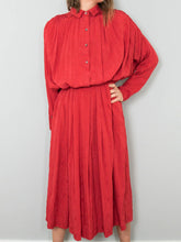 Laden Sie das Bild in den Galerie-Viewer, Seidenkleid Vintage