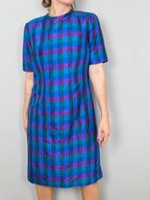 Laden Sie das Bild in den Galerie-Viewer, Seidenkleid Vintage