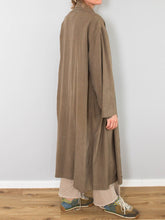 Laden Sie das Bild in den Galerie-Viewer, Seidenmantel Vintage