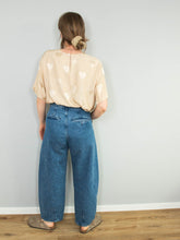 Laden Sie das Bild in den Galerie-Viewer, Seidenshirt Beige Vintage