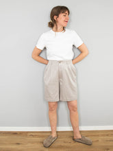 Laden Sie das Bild in den Galerie-Viewer, Shorts Hellgrau