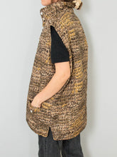 Laden Sie das Bild in den Galerie-Viewer, Steppweste Oversize Seide