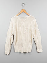 Laden Sie das Bild in den Galerie-Viewer, Strickpullover Creme