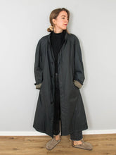 Laden Sie das Bild in den Galerie-Viewer, Trenchcoat Vintage