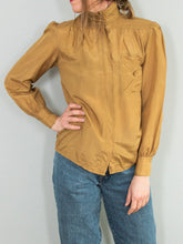 Laden Sie das Bild in den Galerie-Viewer, Vintage Bluse Seide