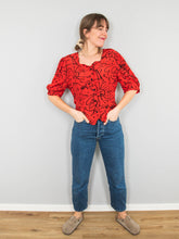 Laden Sie das Bild in den Galerie-Viewer, Vintage Blusen Rot
