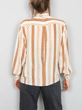 Laden Sie das Bild in den Galerie-Viewer, Vintage Blusen Seide_