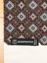 Laden Sie das Bild in den Galerie-Viewer, Vintage Halstuecher