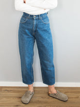 Laden Sie das Bild in den Galerie-Viewer, vintage High Waist Jeans