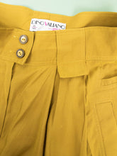 Laden Sie das Bild in den Galerie-Viewer, Vintage High Waist Shorts