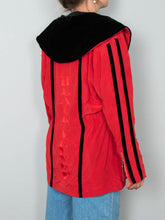 Laden Sie das Bild in den Galerie-Viewer, Vintage Jacke Seide