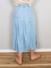 Laden Sie das Bild in den Galerie-Viewer, Vintage Joop Jeansrock