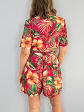 Laden Sie das Bild in den Galerie-Viewer, Jumpsuit Rot Blumen