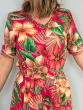 Laden Sie das Bild in den Galerie-Viewer, Jumpsuit Rot Blumen