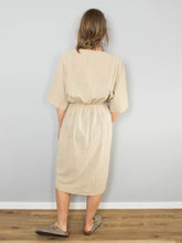 Laden Sie das Bild in den Galerie-Viewer, Vintage Kleid Beige