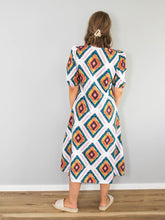 Laden Sie das Bild in den Galerie-Viewer, Vintage Kleider Weiß