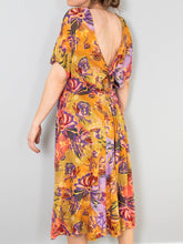 Laden Sie das Bild in den Galerie-Viewer, Vintage Kleider online