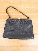 Laden Sie das Bild in den Galerie-Viewer, Vintage Lederclutch online