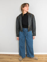 Laden Sie das Bild in den Galerie-Viewer, Vintage Lederjacke Grau
