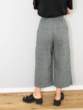 Laden Sie das Bild in den Galerie-Viewer, High Waist Marlenehose Midi