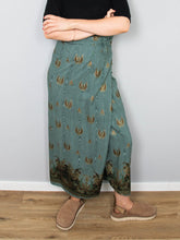 Laden Sie das Bild in den Galerie-Viewer, Vintage Maxiroecke