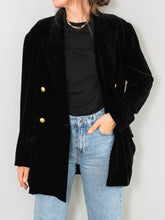 Laden Sie das Bild in den Galerie-Viewer, Samtblazer Schwarz