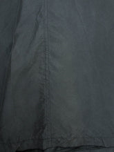 Laden Sie das Bild in den Galerie-Viewer, Oversize Seidenmantel Schwarz