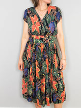 Laden Sie das Bild in den Galerie-Viewer, Vintage Onlineshop