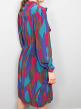 Laden Sie das Bild in den Galerie-Viewer, Seidenkleid Schluppe