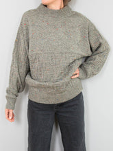 Laden Sie das Bild in den Galerie-Viewer, Vintage Pullover Oversize