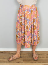 Laden Sie das Bild in den Galerie-Viewer, Vintage Röcke