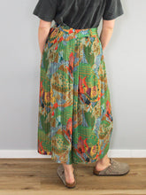 Laden Sie das Bild in den Galerie-Viewer, Vintage Sommerhose High Waist