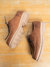 Laden Sie das Bild in den Galerie-Viewer, Vintage Schnürschuhe