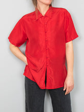Laden Sie das Bild in den Galerie-Viewer, Vintage Seidenbluse Rot